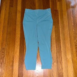 Lululemon align high rise crop 17" leggings SIZE 10 (PALE BLUE COLOR)
